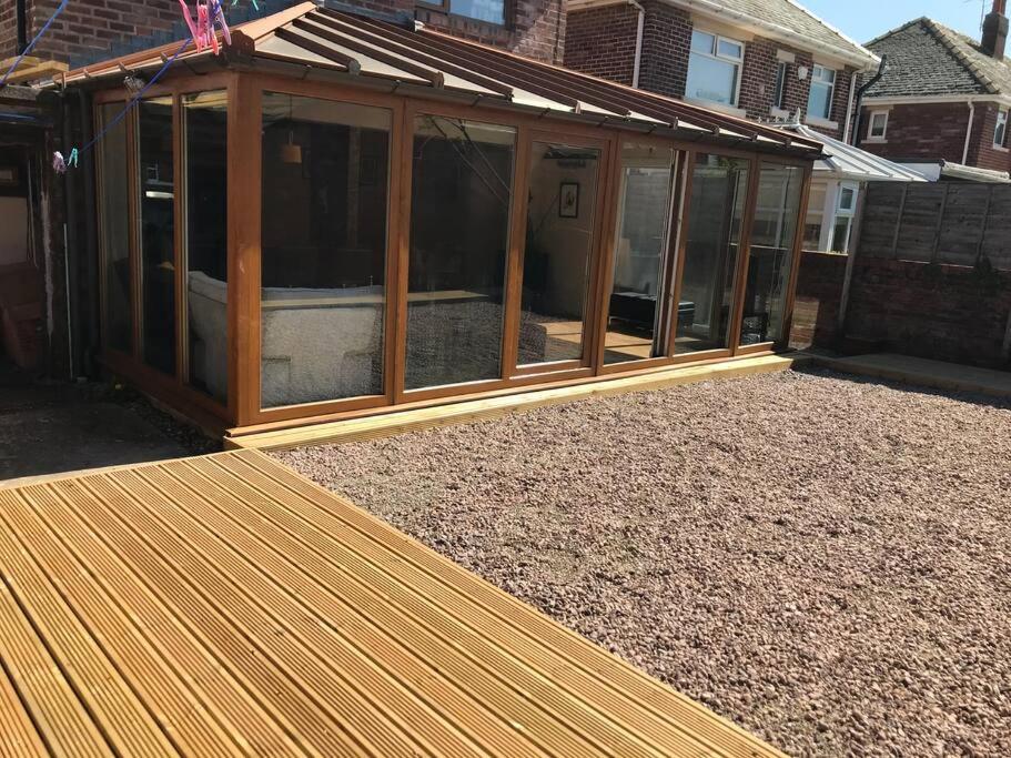 The Beach House South - Blackpool - Entire Holiday Home Экстерьер фото